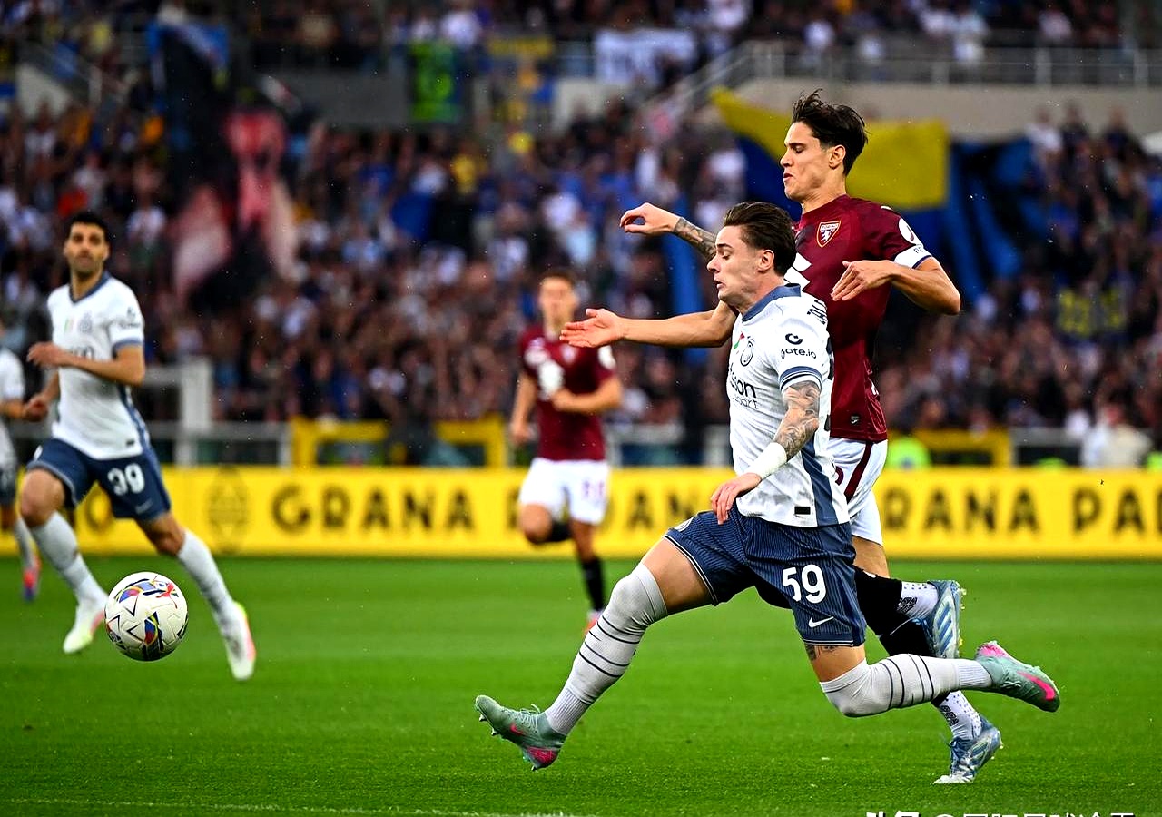 南宫娱乐 -里程碑夜！罗马战术微调，德甲冲刺阶段刷纪录，赛场秩序良好，阵容厚度经受考验的简单介绍