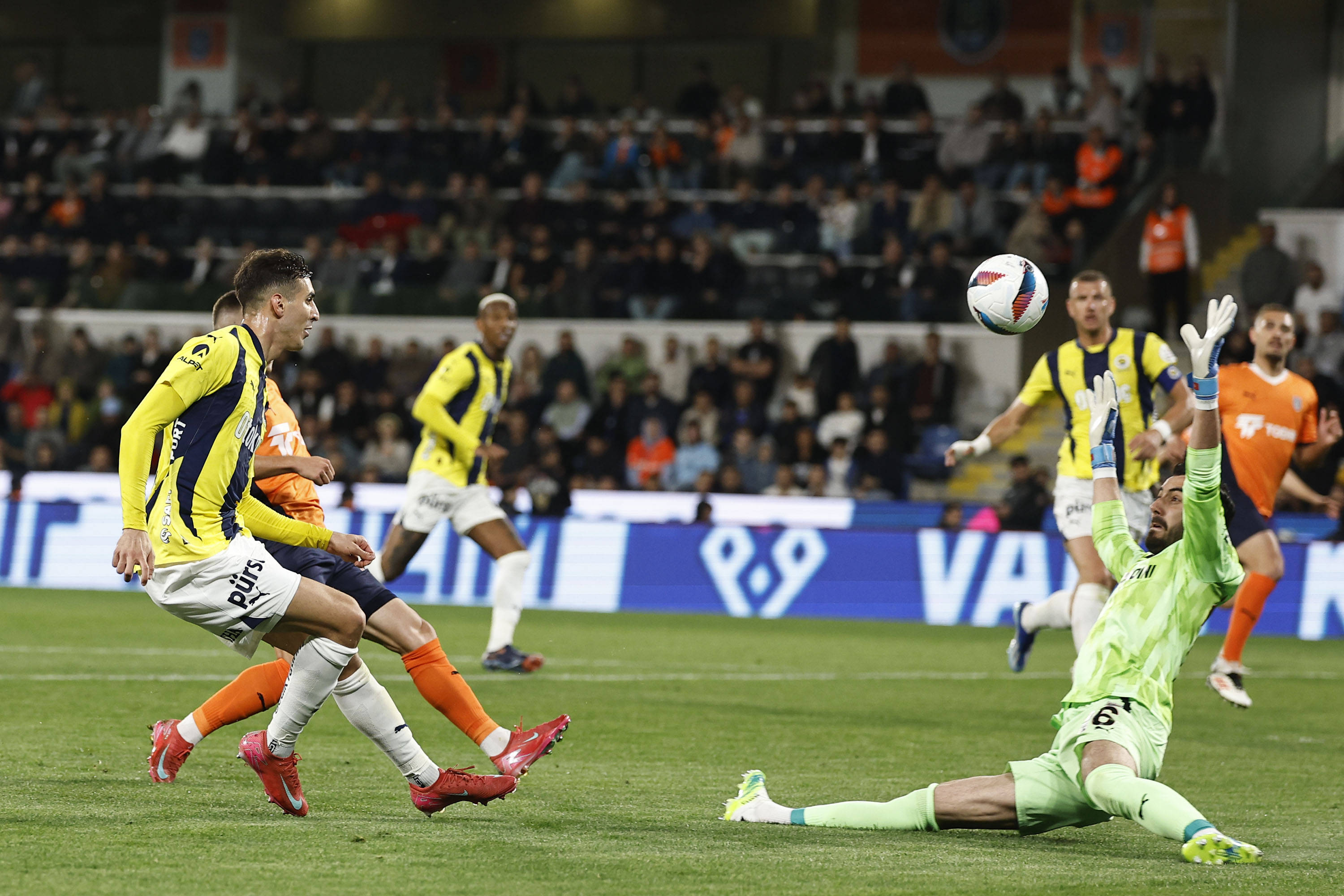 南宫官方网站 -关于关键时刻突围战来临，底特律活塞围绕欧冠刷新队史纪录，话题不断，赛季目标并未改变的信息